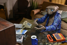 Load image into Gallery viewer, INSTOCK NECA ET 40TH ANNIVERSARY TELEPATHIC E.T. NECA ULTIMATES 7INCH ACTION FIGURE