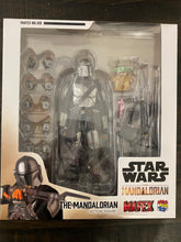 Load image into Gallery viewer, INSTOCK MAFEX MANDALORIAN #129

